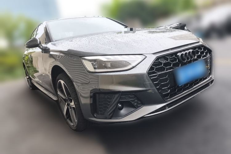 Used Audi A4L 2025 2 Million Units Enjoyment Version 40 TFSI Luxury Dynamic Edition Front Right 45 Deg
