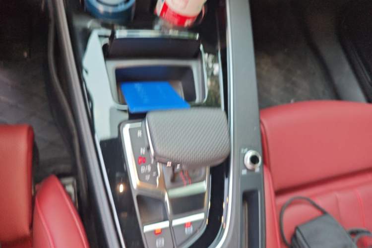 Used Audi A4L 2025 2 Million Units Enjoyment Version 40 TFSI Luxury Dynamic Edition Gear Lever