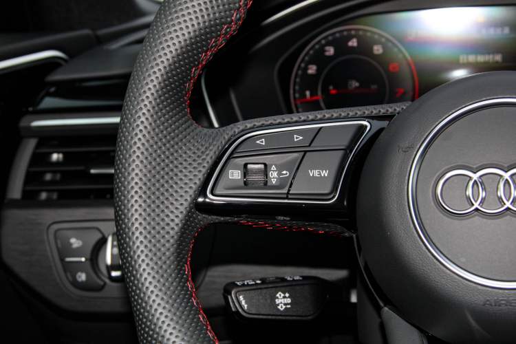 Used Audi A4L 2025 2 Million Units Enjoyment Version 40 TFSI Luxury Dynamic Edition Interior 1