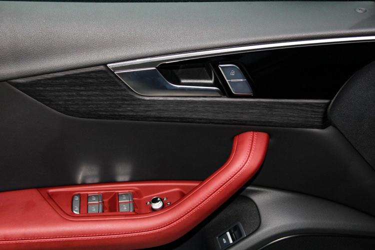 Used Audi A4L 2025 2 Million Units Enjoyment Version 40 TFSI Luxury Dynamic Edition Interior 10
