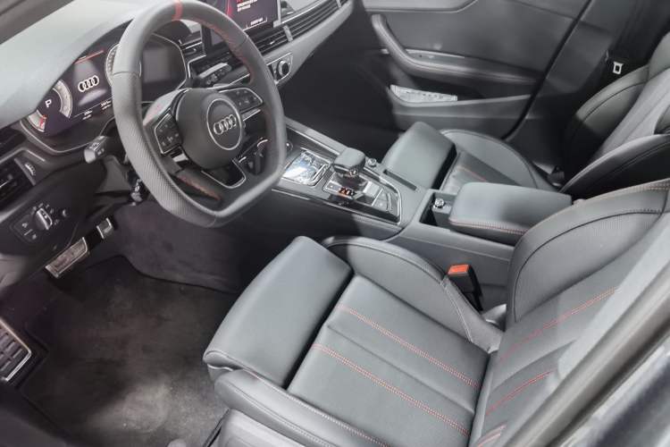 Used Audi A4L 2025 2 Million Units Enjoyment Version 40 TFSI Luxury Dynamic Edition Interior 2