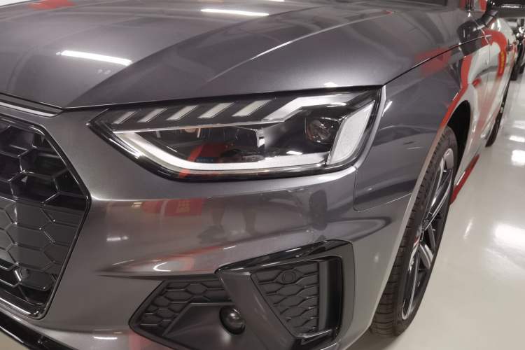 Used Audi A4L 2025 2 Million Units Enjoyment Version 40 TFSI Luxury Dynamic Edition Left Front Headlight