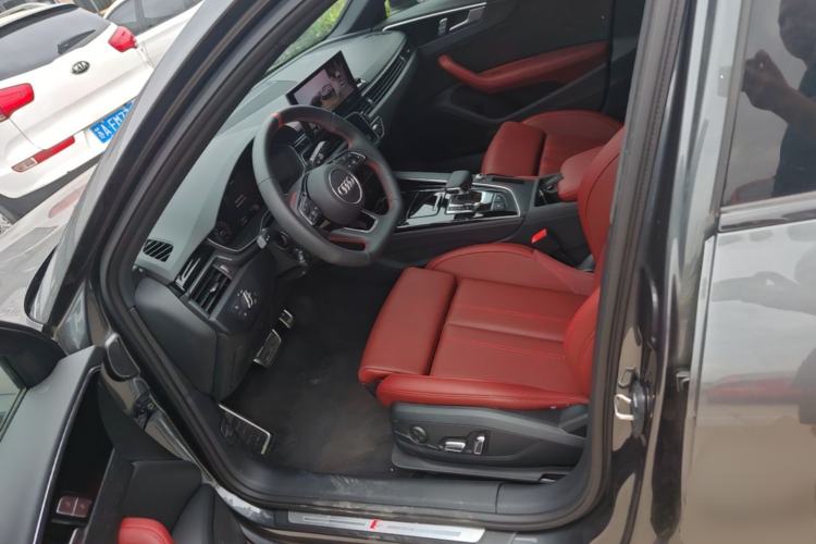 Used Audi A4L 2025 2 Million Units Enjoyment Version 40 TFSI Luxury Dynamic Edition Left Front Seat