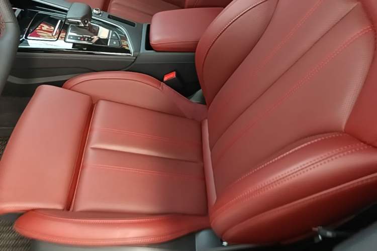 Used Audi A4L 2025 2 Million Units Enjoyment Version 40 TFSI Luxury Dynamic Edition Left Front Seat
