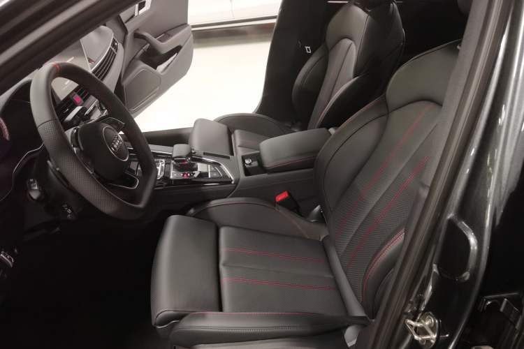 Used Audi A4L 2025 2 Million Units Enjoyment Version 40 TFSI Luxury Dynamic Edition Left Front Seat