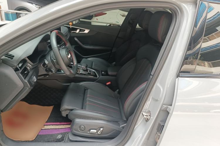 Used Audi A4L 2025 2 Million Units Enjoyment Version 40 TFSI Luxury Dynamic Edition Left Front Seat