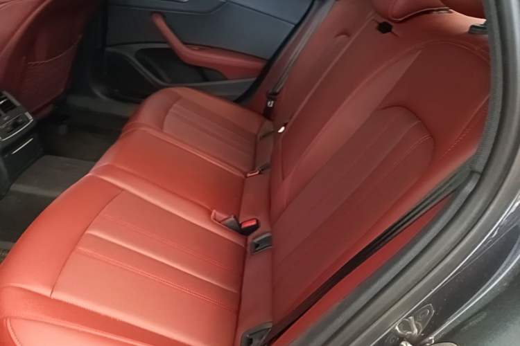 Used Audi A4L 2025 2 Million Units Enjoyment Version 40 TFSI Luxury Dynamic Edition Left Rear Seat