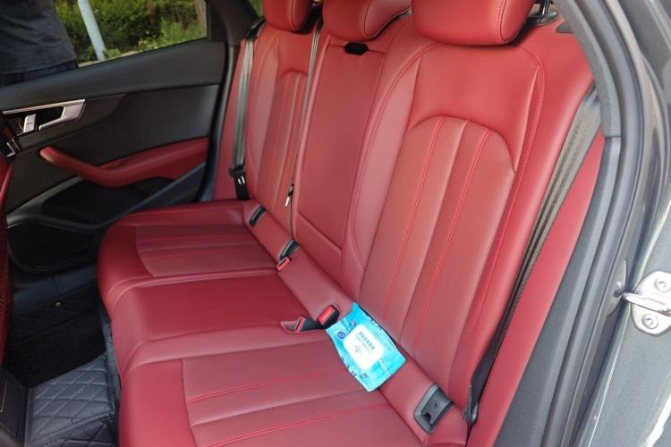 Used Audi A4L 2025 2 Million Units Enjoyment Version 40 TFSI Luxury Dynamic Edition Left Rear Seat