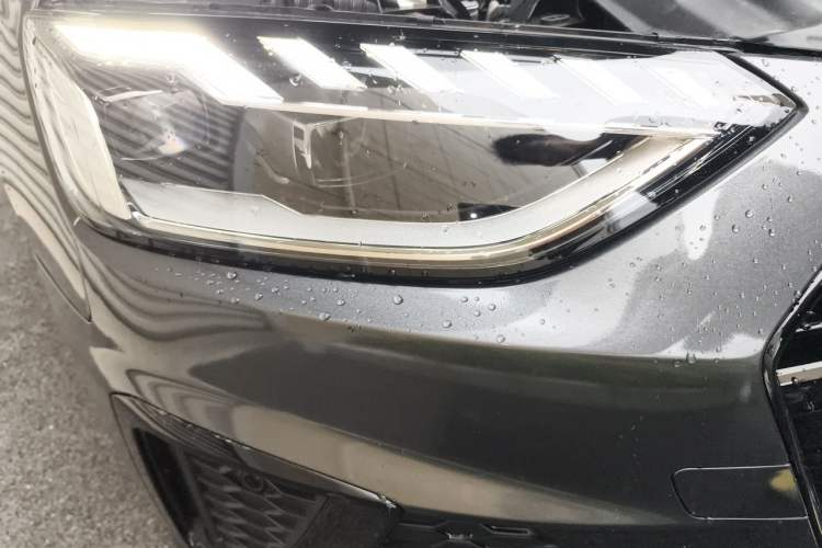 Used Audi A4L 2025 2 Million Units Enjoyment Version 40 TFSI Luxury Dynamic Edition Right Front Headlight