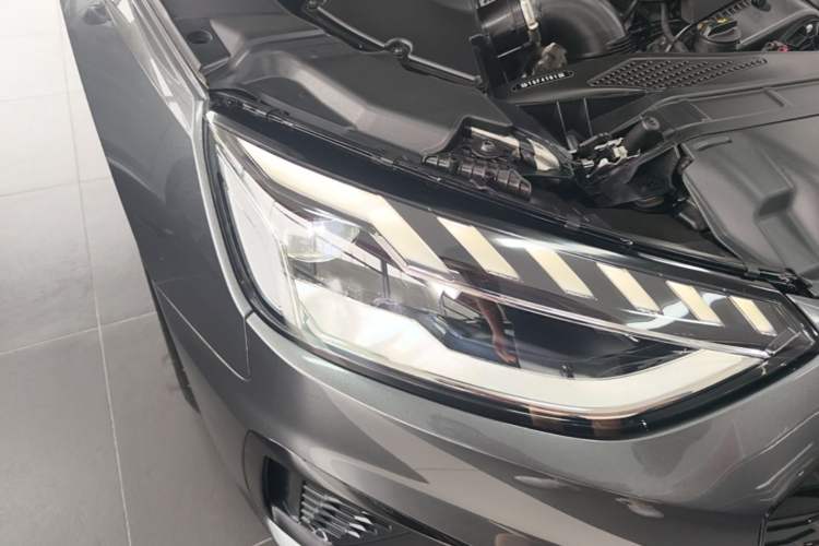 Used Audi A4L 2025 2 Million Units Enjoyment Version 40 TFSI Luxury Dynamic Edition Right Front Headlight