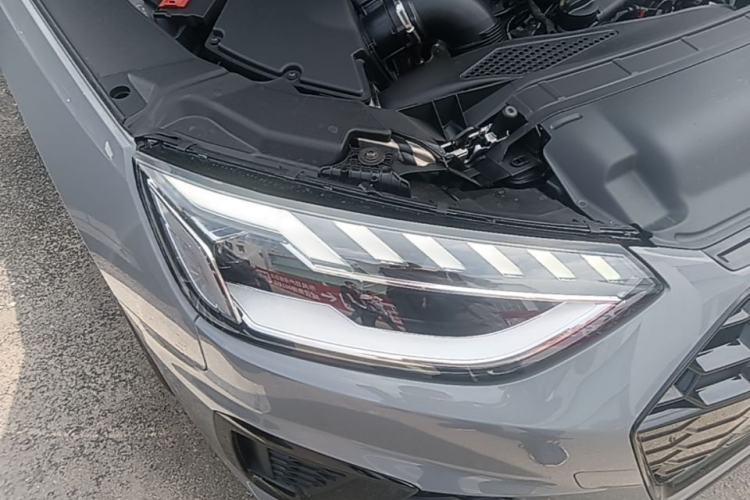 Used Audi A4L 2025 2 Million Units Enjoyment Version 40 TFSI Luxury Dynamic Edition Right Front Headlight