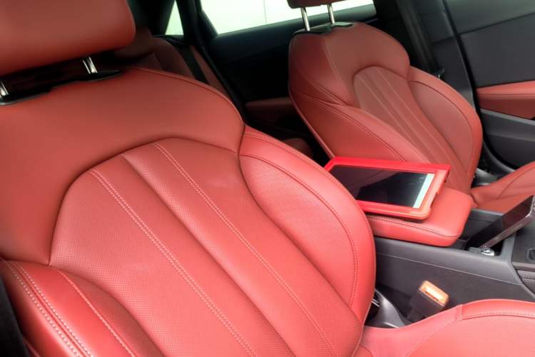 Used Audi A4L 2025 2 Million Units Enjoyment Version 40 TFSI Luxury Dynamic Edition B&O Starry Night Edition Right Front Seat