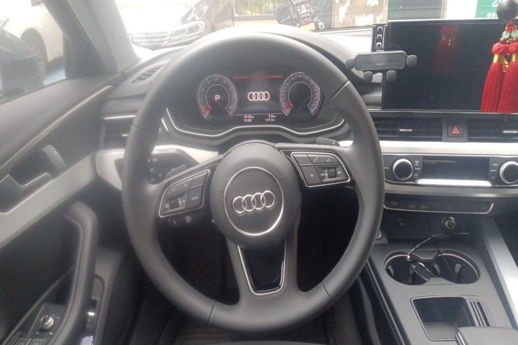 Used Audi A4L 2025 2 Million Units Enjoyment Version 40 TFSI Stylish and Dynamic Type Steering Wheel