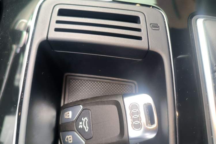 Used Audi A4L 2025 2 Million Units Enjoyment Version 40 TFSI Luxury Dynamic Edition B&O Starry Night Edition Vehicle Key