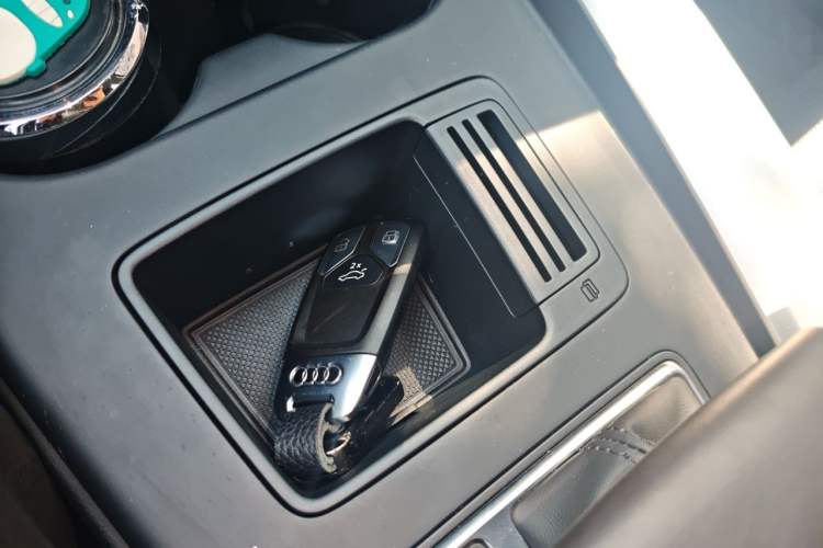 Used Audi A4L 2025 2 Million Units Enjoyment Version 40 TFSI Stylish and Dynamic Type Vehicle Key