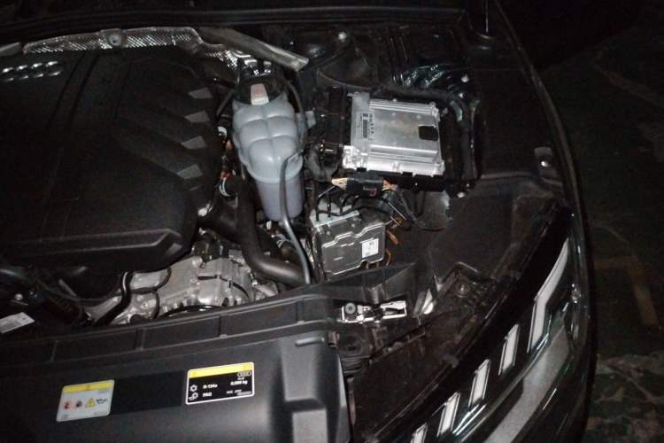 Used Audi A4L 2025 2 Million Units Enjoyment Version 40 TFSI Stylish and Dynamic Type Engine Bay Left