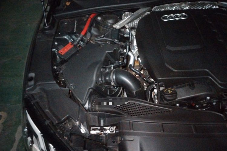 Used Audi A4L 2025 2 Million Units Enjoyment Version 40 TFSI Stylish and Dynamic Type Engine Bay Right