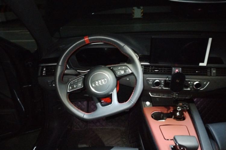 Used Audi A4L 2025 2 Million Units Enjoyment Version 40 TFSI Stylish and Dynamic Type Steering Wheel