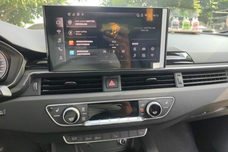 Used Audi A4L 2025 2 Million Units Enjoyment Version 40 TFSI Luxury Dynamic Edition Audio And AC Panel