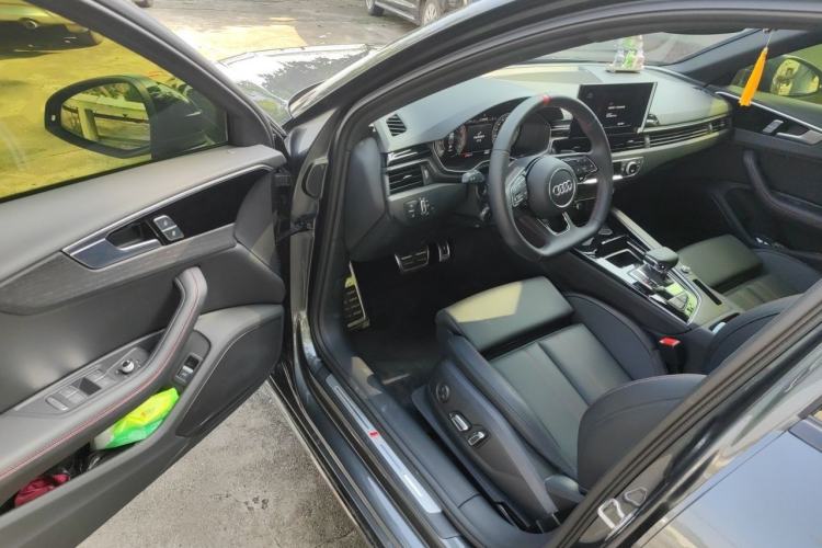 Used Audi A4L 2025 2 Million Units Enjoyment Version 40 TFSI Luxury Dynamic Edition Driver Seat