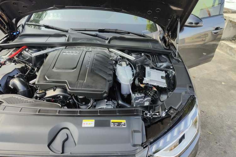 Used Audi A4L 2025 2 Million Units Enjoyment Version 40 TFSI Luxury Dynamic Edition Engine Bay Left