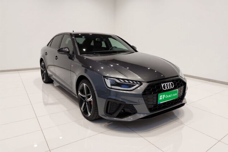 Used Audi A4L 2025 2 Million Units Enjoyment Version 40 TFSI Luxury Dynamic Edition Front Right 45 Deg