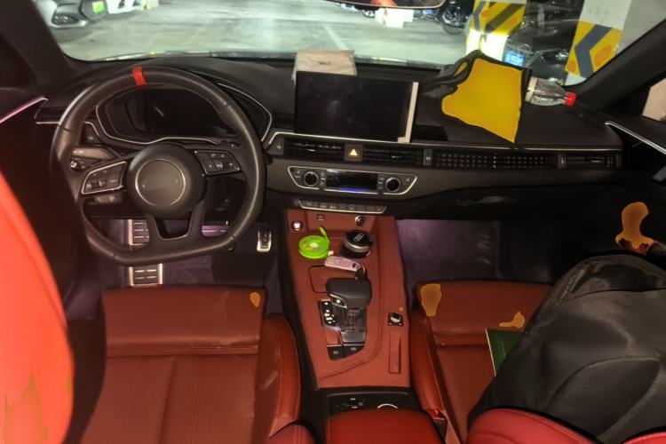 Used Audi A4L 2025 2 Million Units Enjoyment Version 40 TFSI Luxury Dynamic Edition Center Console