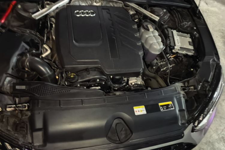 Used Audi A4L 2025 2 Million Units Enjoyment Version 40 TFSI Luxury Dynamic Edition Engine Bay