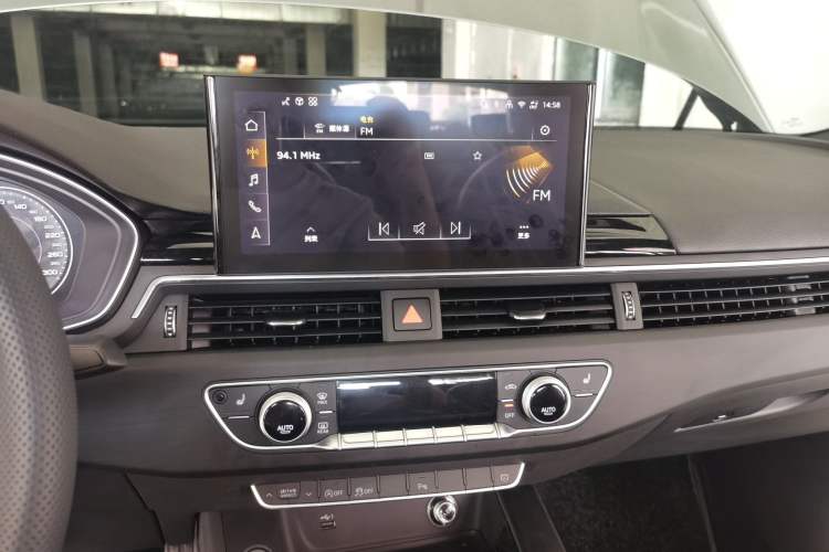 Used Audi A4L 2025 2 Million Units Enjoyment Version 40 TFSI Luxury Dynamic Edition Audio And AC Panel