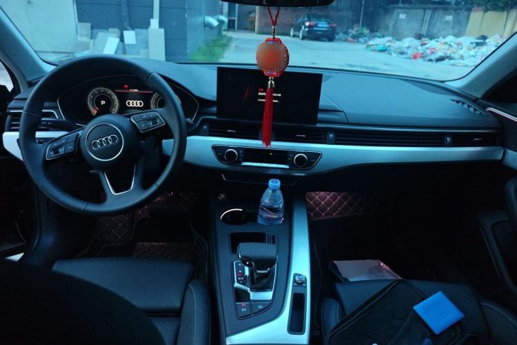 Used Audi A4L 2025 2 Million Units Enjoyment Version 40 TFSI Stylish and Dynamic Type Center Console