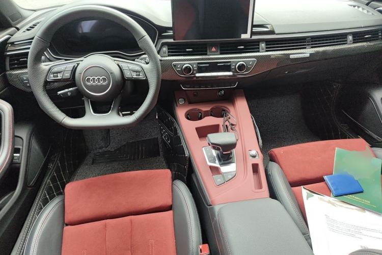 Used Audi A4L 2025 2 Million Units Enjoyment Edition 45 TFSI quattro Prestige Dynamic Type Center Console