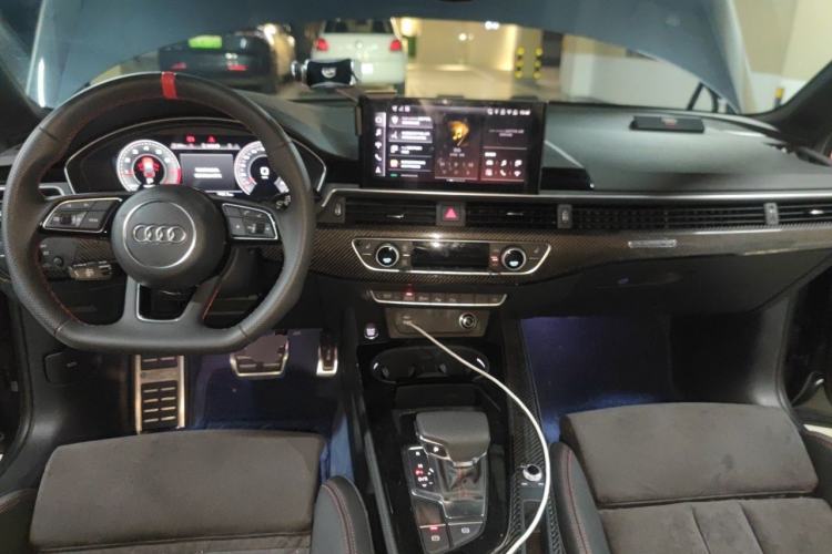 Used Audi A4L 2025 2 Million Units Enjoyment Edition 45 TFSI quattro Prestige Dynamic Type Center Console