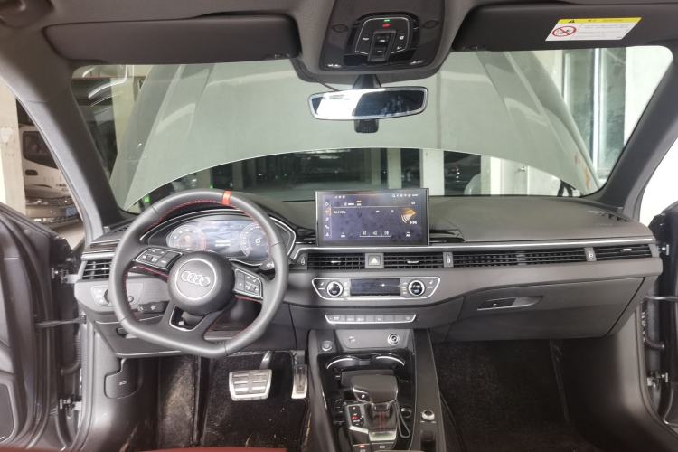 Used Audi A4L 2025 2 Million Units Enjoyment Version 40 TFSI Luxury Dynamic Edition Center Console