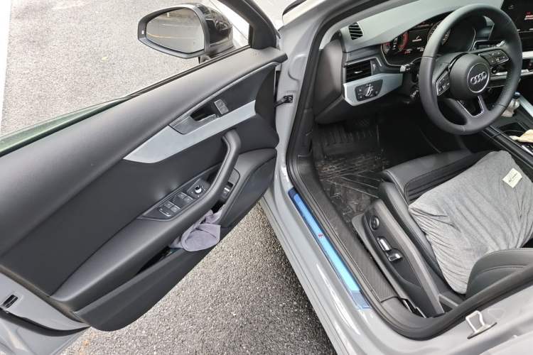 Used Audi A4L 2025 2 Million Units Enjoyment Version 40 TFSI Stylish and Dynamic Type Driver Seat