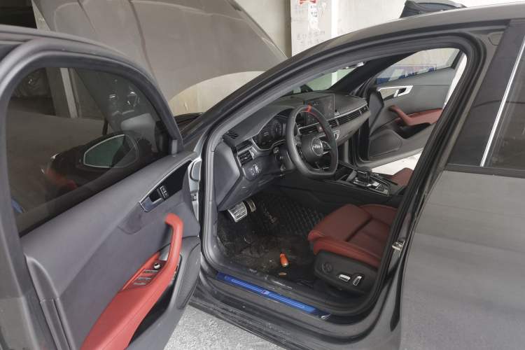Used Audi A4L 2025 2 Million Units Enjoyment Version 40 TFSI Luxury Dynamic Edition Driver Seat