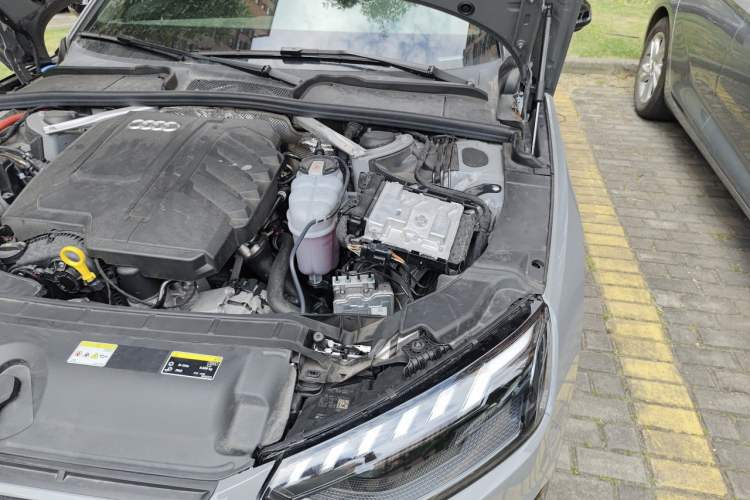 Used Audi A4L 2025 2 Million Units Enjoyment Edition 45 TFSI quattro Prestige Dynamic Type Engine Bay Left