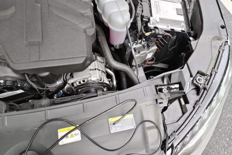 Used Audi A4L 2025 2 Million Units Enjoyment Version 40 TFSI Stylish and Dynamic Type Engine Bay Left