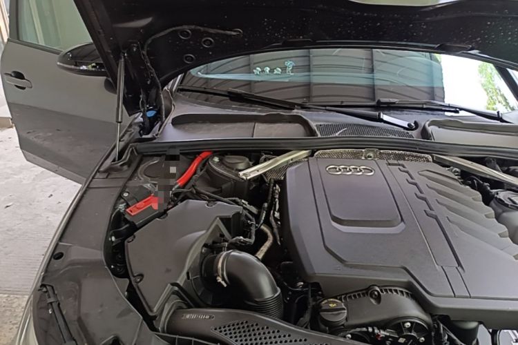 Used Audi A4L 2025 2 Million Units Enjoyment Version 40 TFSI Luxury Dynamic Edition Engine Bay Right