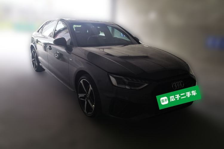 Used Audi A4L 2025 2 Million Units Enjoyment Version 40 TFSI Luxury Dynamic Edition Front Right 45 Deg