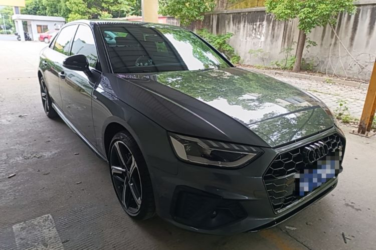 Used Audi A4L 2025 2 Million Units Enjoyment Version 40 TFSI Luxury Dynamic Edition Front Right 45 Deg