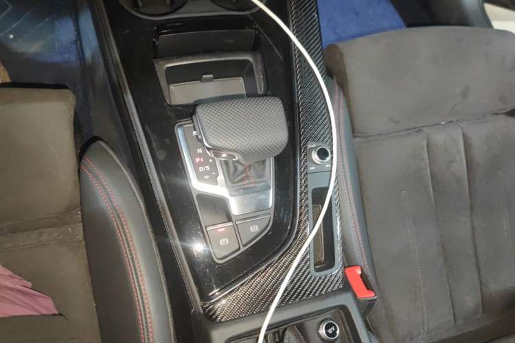 Used Audi A4L 2025 2 Million Units Enjoyment Edition 45 TFSI quattro Prestige Dynamic Type Gear Lever