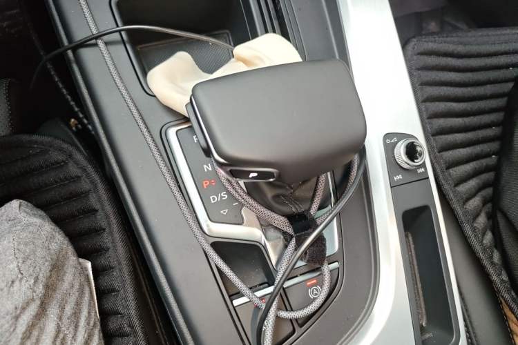 Used Audi A4L 2025 2 Million Units Enjoyment Version 40 TFSI Stylish and Dynamic Type Gear Lever