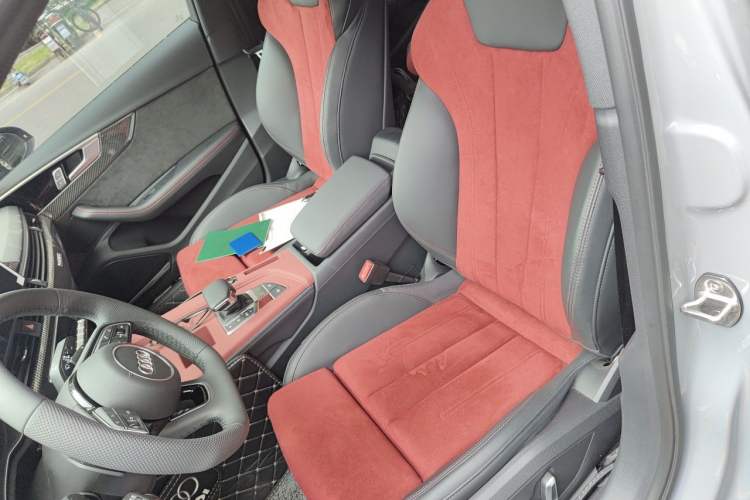 Used Audi A4L 2025 2 Million Units Enjoyment Edition 45 TFSI quattro Prestige Dynamic Type Left Front Seat
