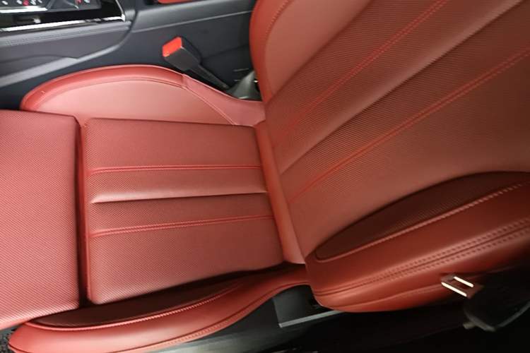 Used Audi A4L 2025 2 Million Units Enjoyment Version 40 TFSI Luxury Dynamic Edition Left Front Seat