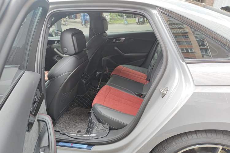 Used Audi A4L 2025 2 Million Units Enjoyment Edition 45 TFSI quattro Prestige Dynamic Type Left Rear Seat