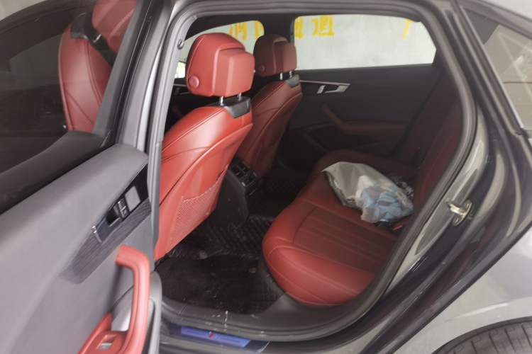 Used Audi A4L 2025 2 Million Units Enjoyment Version 40 TFSI Luxury Dynamic Edition Left Rear Seat