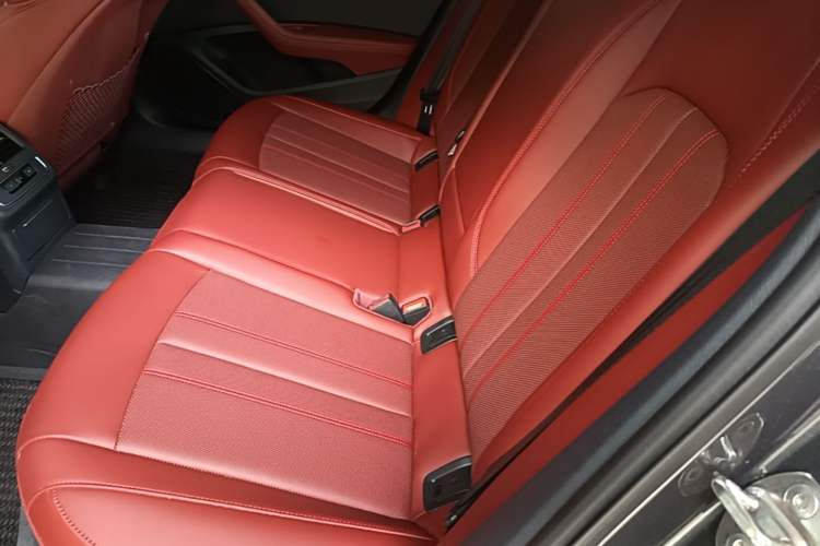 Used Audi A4L 2025 2 Million Units Enjoyment Version 40 TFSI Luxury Dynamic Edition Left Rear Seat