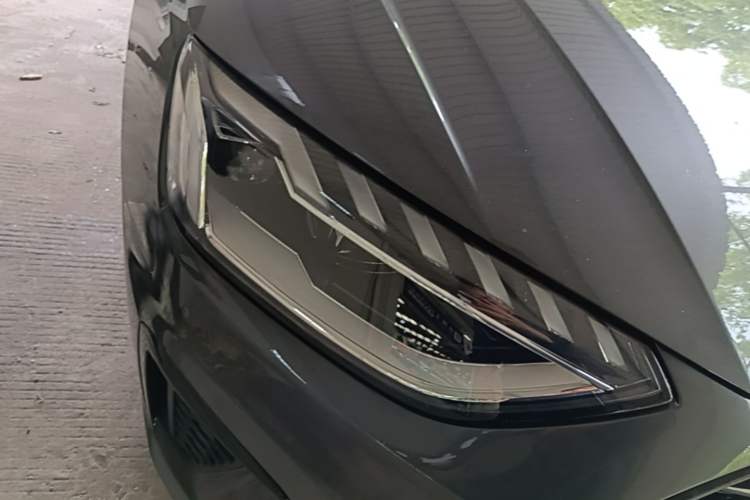 Used Audi A4L 2025 2 Million Units Enjoyment Version 40 TFSI Luxury Dynamic Edition Right Front Headlight