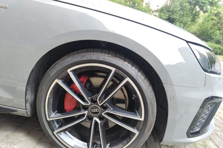 Used Audi A4L 2025 2 Million Units Enjoyment Edition 45 TFSI quattro Prestige Dynamic Type Right Front Wheel Hub