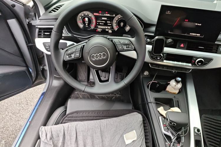 Used Audi A4L 2025 2 Million Units Enjoyment Version 40 TFSI Stylish and Dynamic Type Steering Wheel